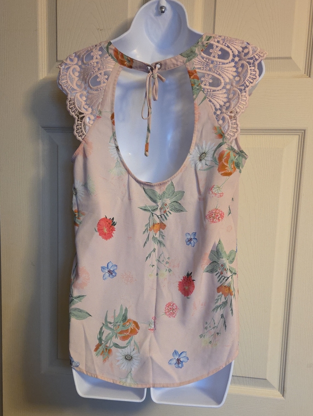 Express Floral Sleeveless Blouse Size Medium - Picture 2 of 11